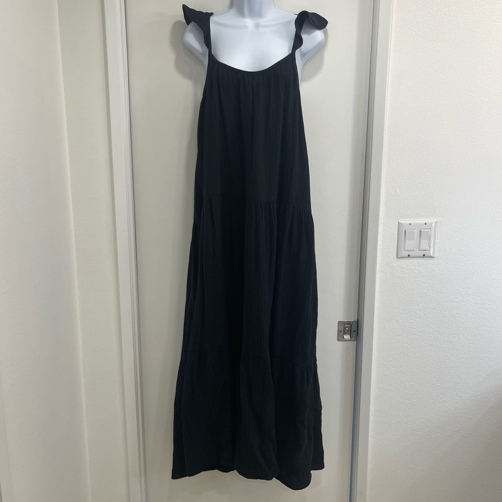 Banana Republic tiered black gauze maxi dress. Flutter sleeves. Large
